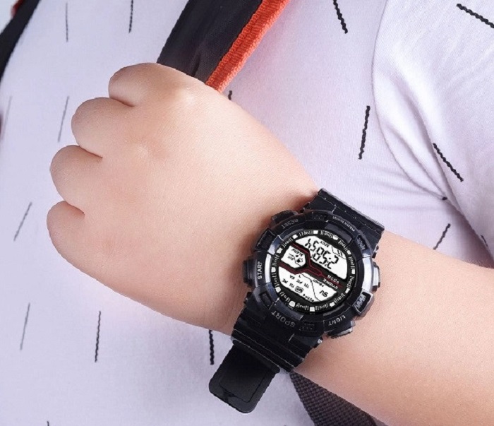 Đồng hồ đeo tay tặng bạn trai 15 tuổi