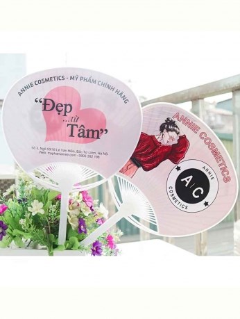 Quạt nhựa nan hoa