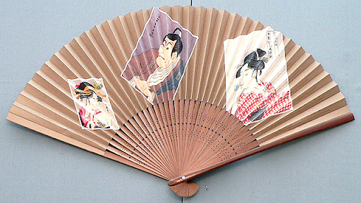 Cá tính và đầy đặc sắc với mẫu quạt xếp in hình con người Nhật Bản